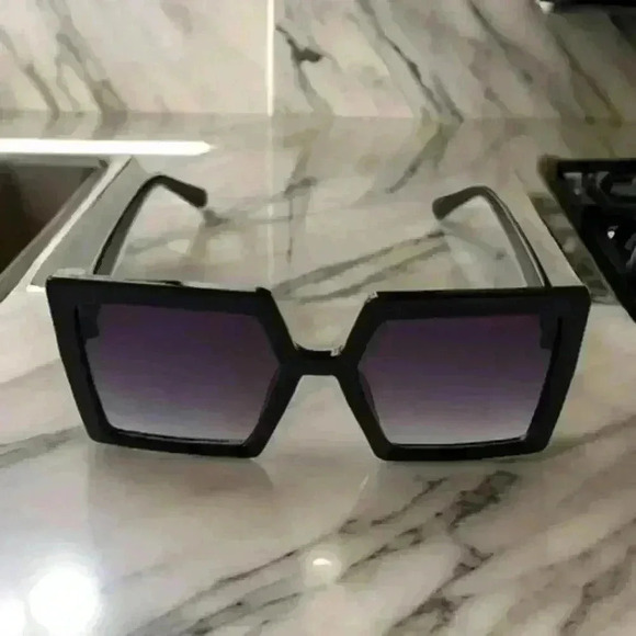 Accessories - Square Black Sunglasses
